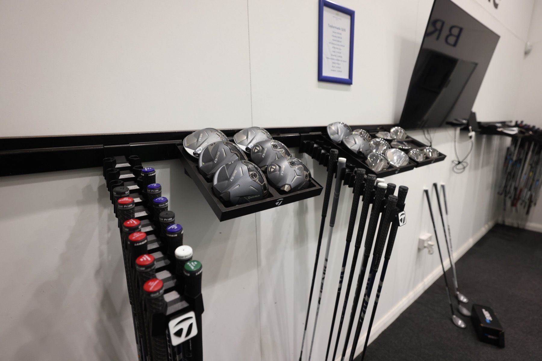 Custom club fitting room at Broadlands Golf